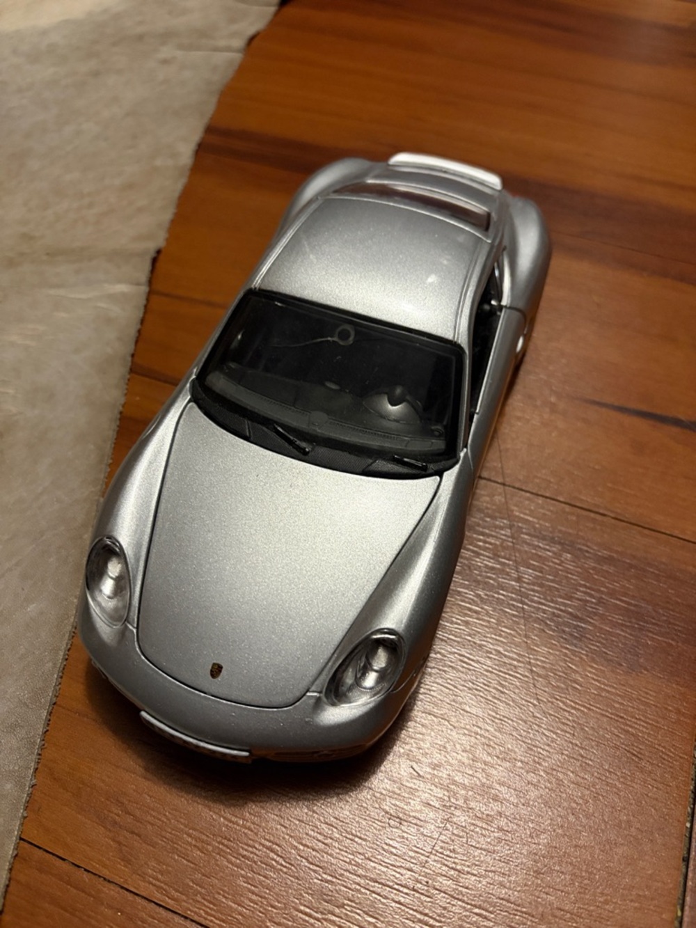 Maisto Porsche Cayman S Silver Die-Cast Model Car